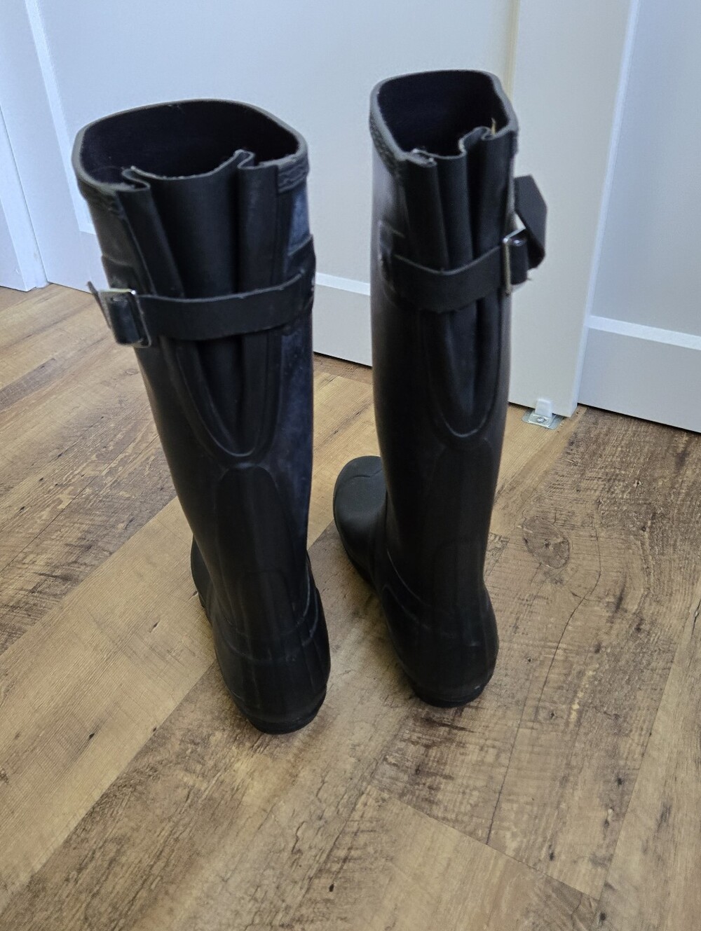 Hunter Black Tall Rain Boots Size 7 With Socks - Picture 6 of 13